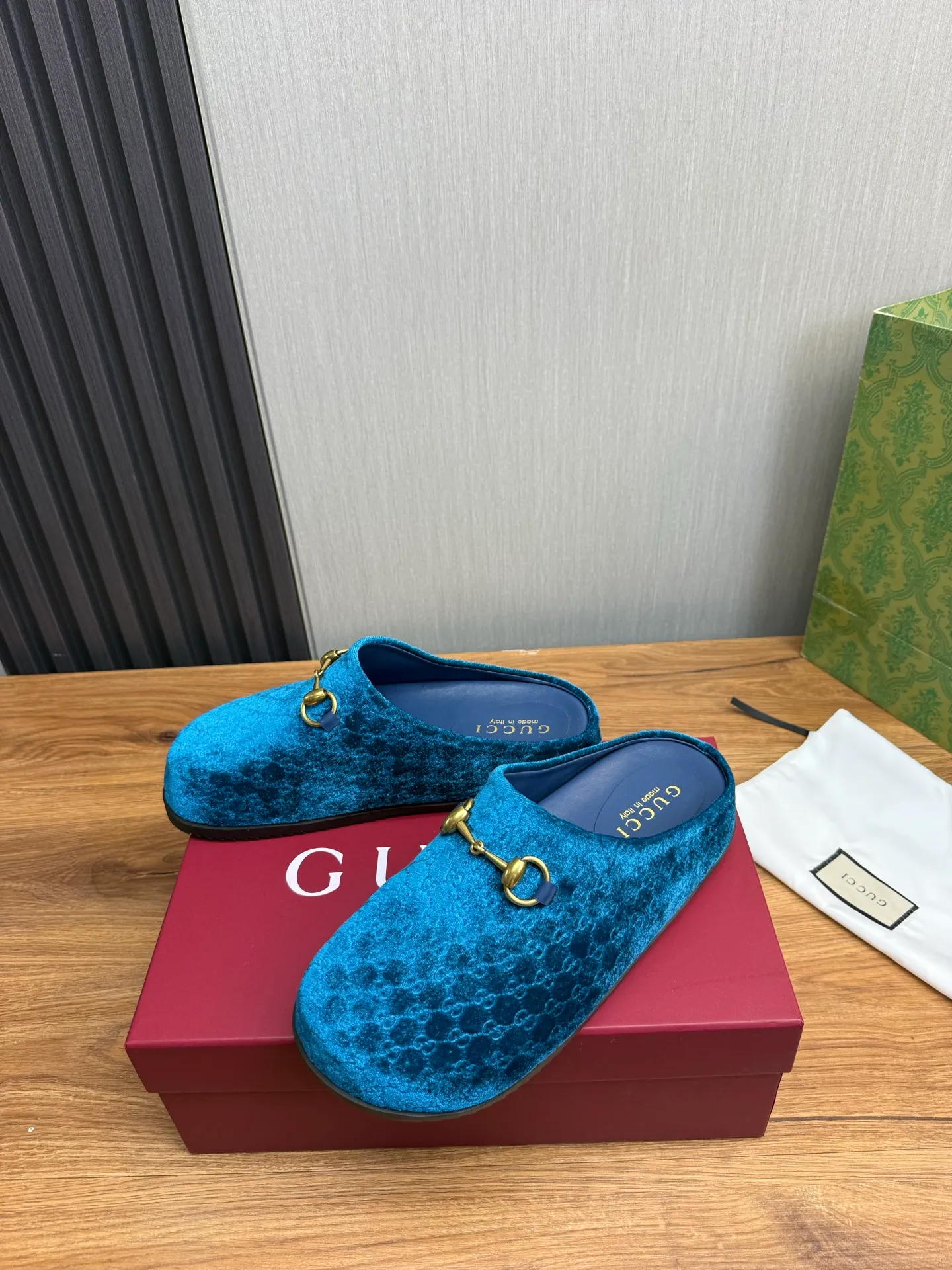 Men's men's shoes💰Pili 420💰Maoli 460💰 ＧＵＣＣＩGucci. Popular couple slippers hot sale🩷💚 🩴Official website one to one production 35-45 size 45 46 🉑️Customized!